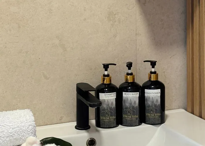 Na Vrhu 빌라 Rakovac